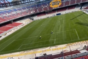 华体会体育-世体：诺坎普球场完成画线工作，大停电并未影响工程进度