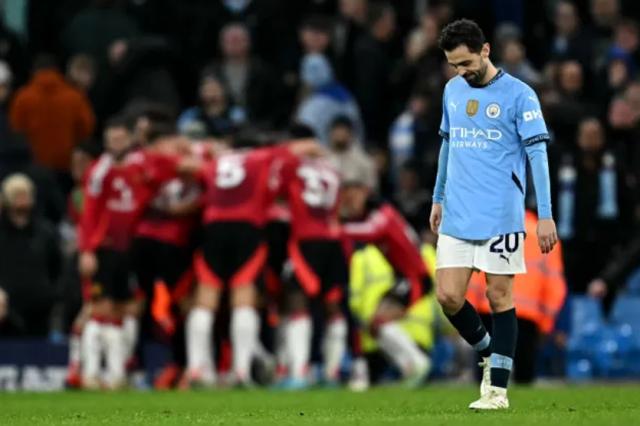 华体会官网-B席：最后关头踢得像U15 我们为愚蠢错误付出代价