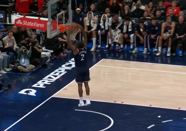 华体会体育-杀疯了！伦纳德展示各种进攻技巧连续得分打停比赛